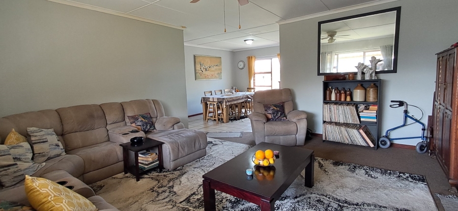 2 Bedroom Property for Sale in Wavecrest Eastern Cape